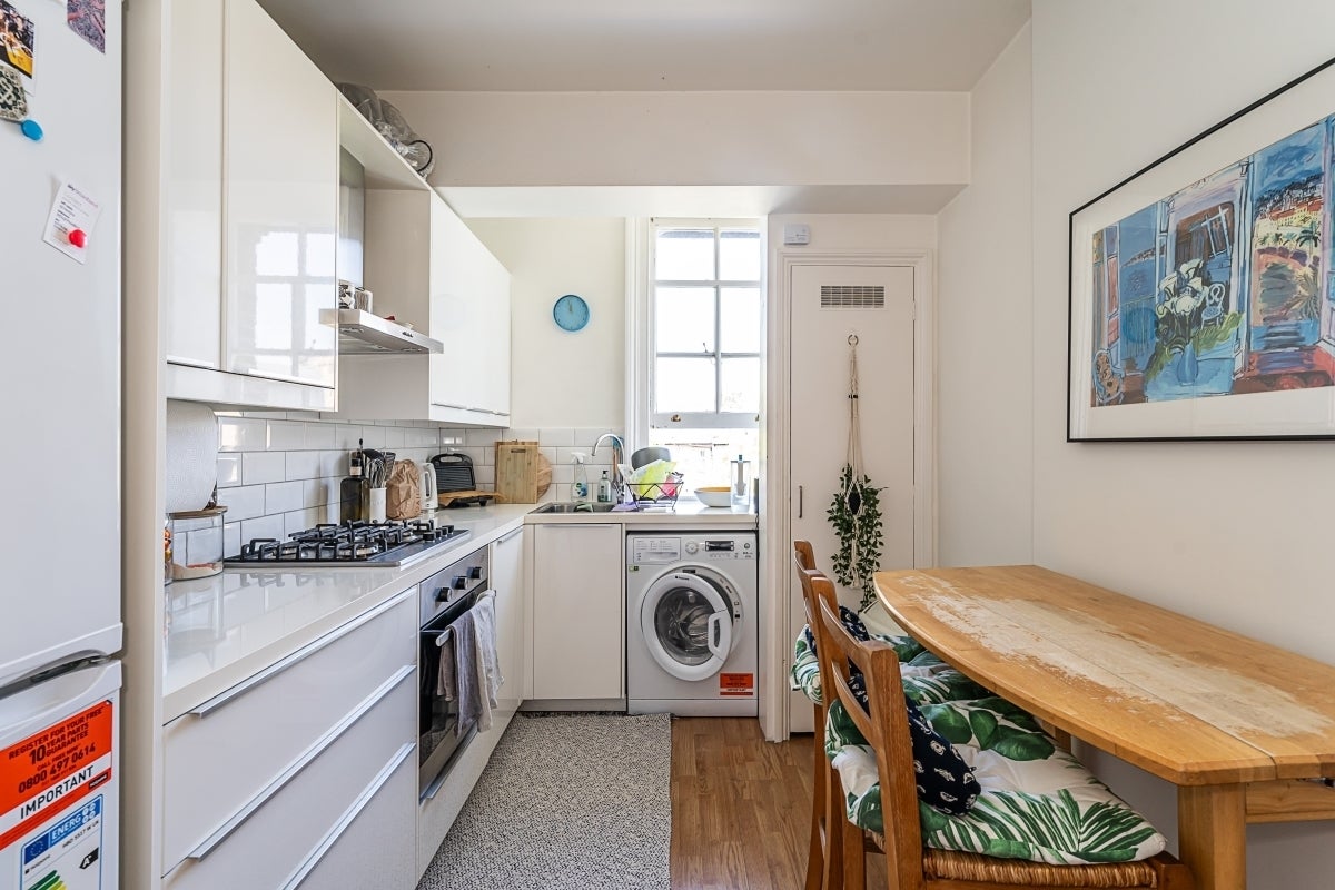 Flat Elgin Avenue in City of Westminster