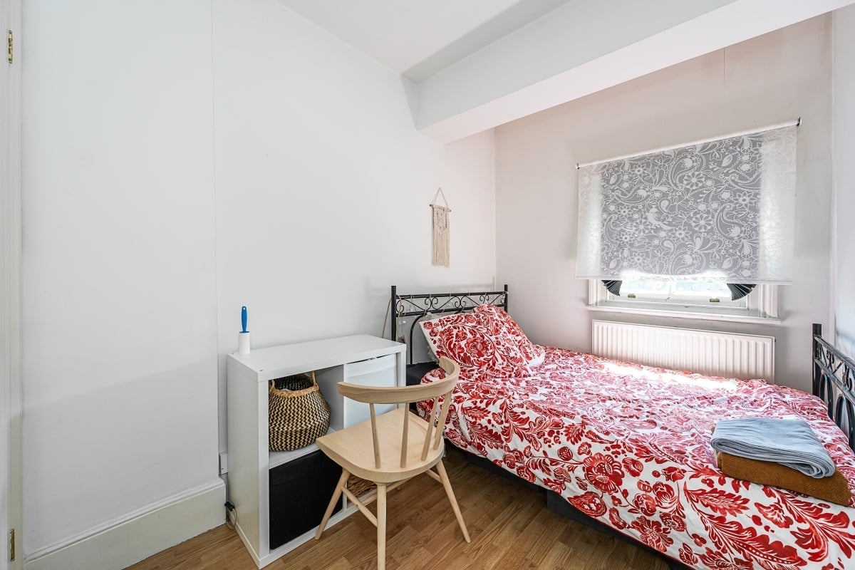Flat Elgin Avenue in City of Westminster
