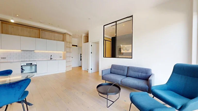 Flat Great West Road in Greater London