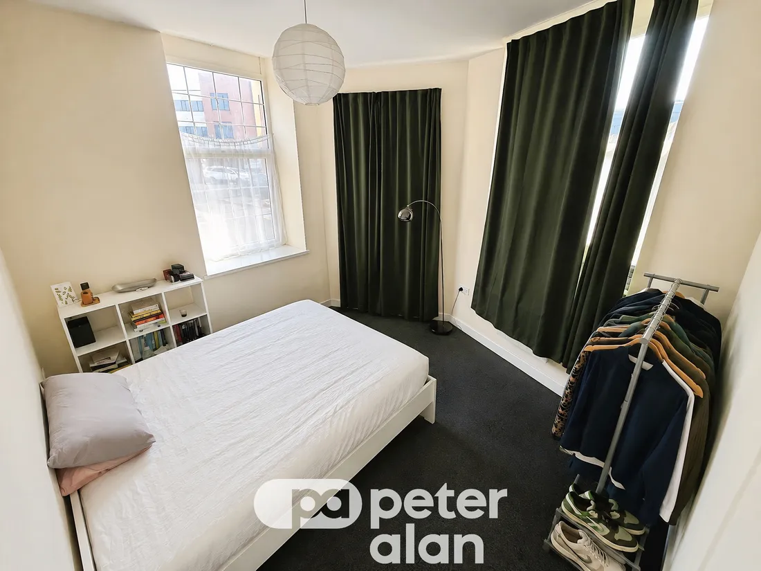 Flat Cowbridge Road East in Cardiff