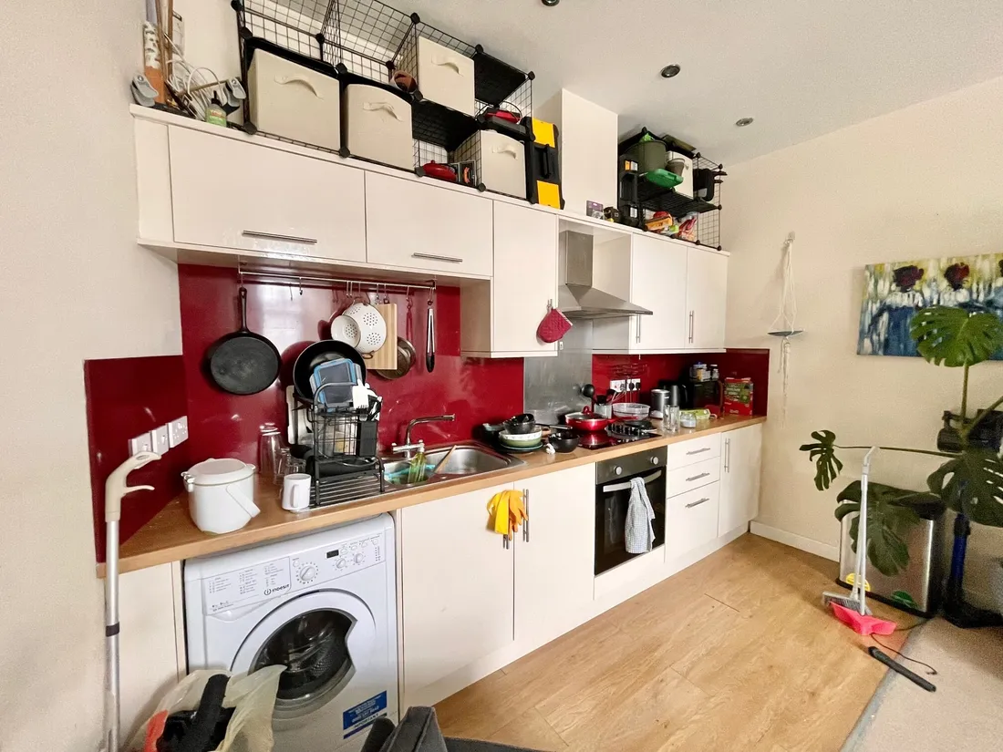 Flat Cowbridge Road East in Cardiff