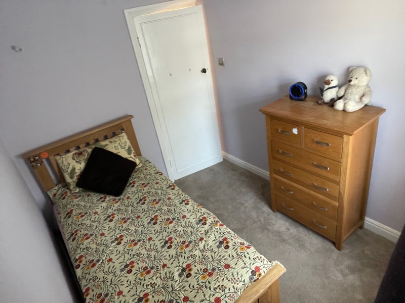 Room Ballards Way in Greater London