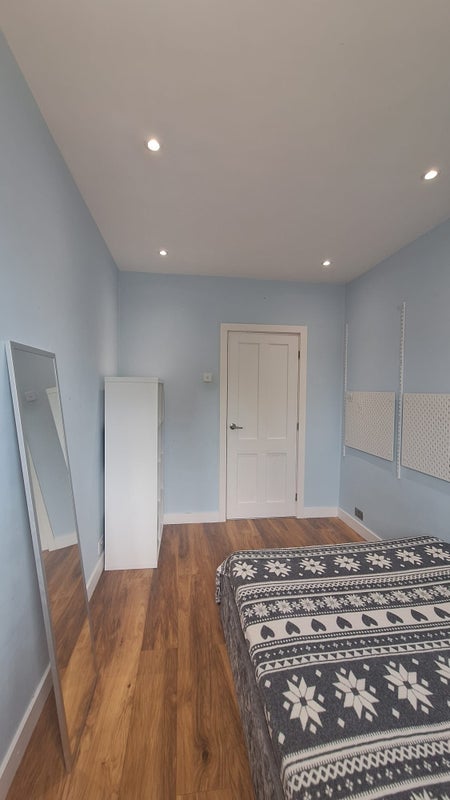 Room Millwood Road in Greater London