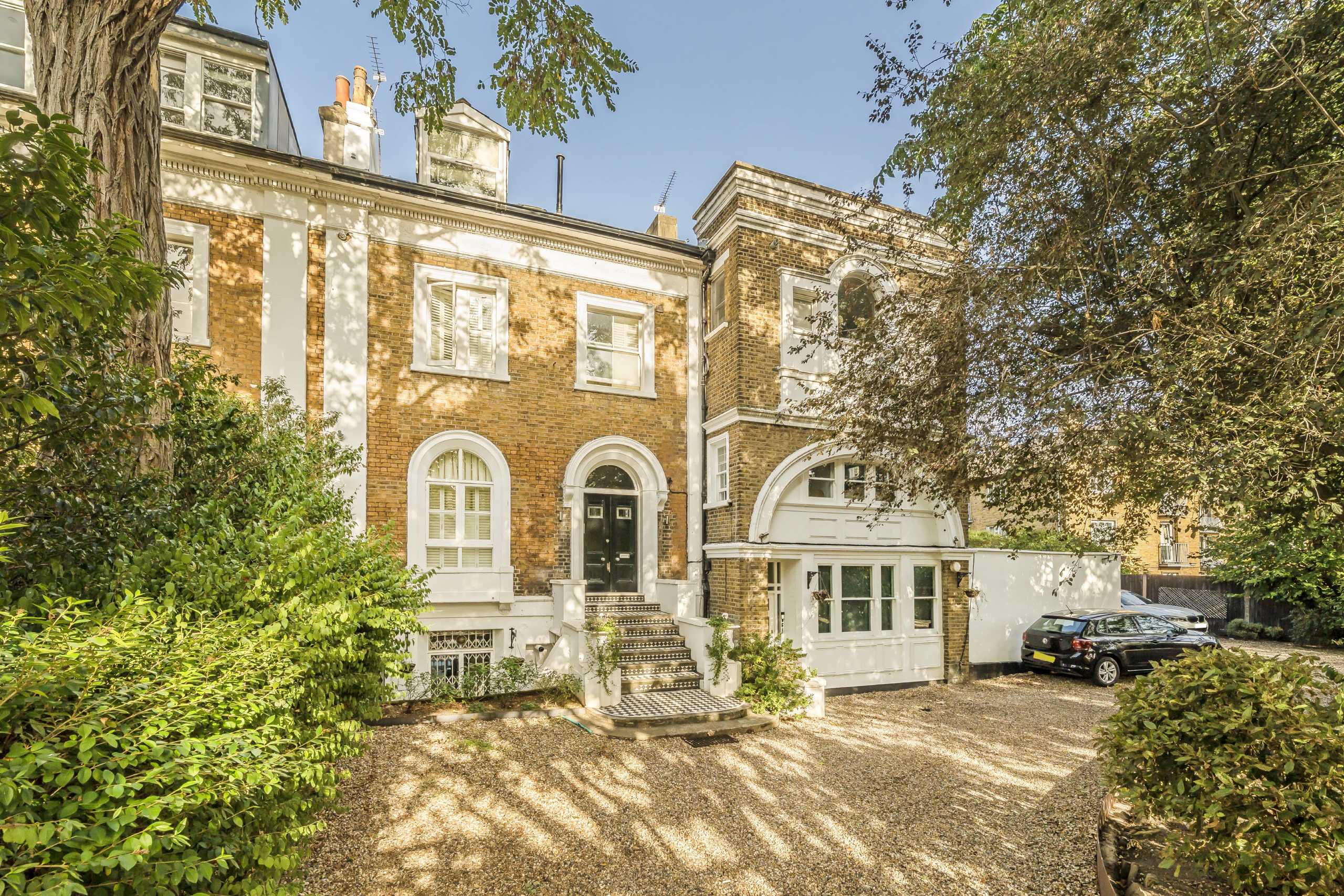 Flat Castelnau in Greater London
