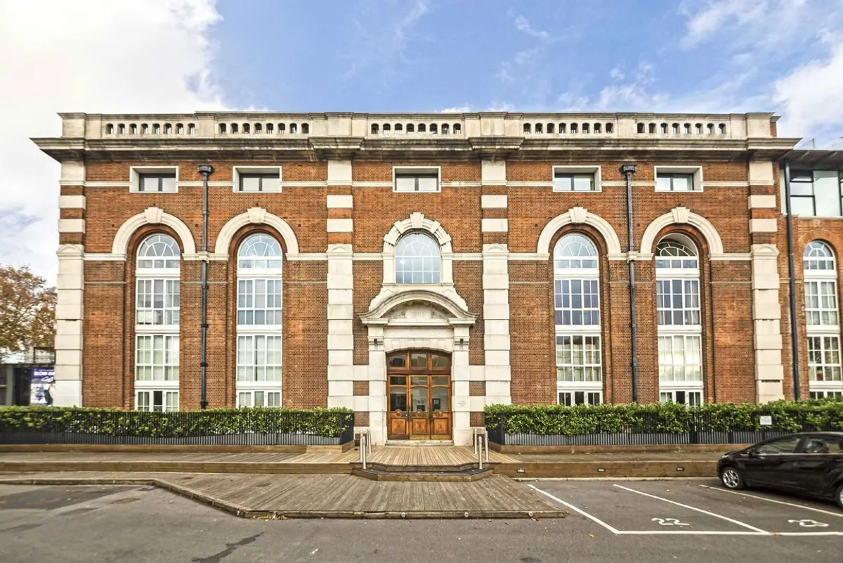 Flat Great West Road in Greater London