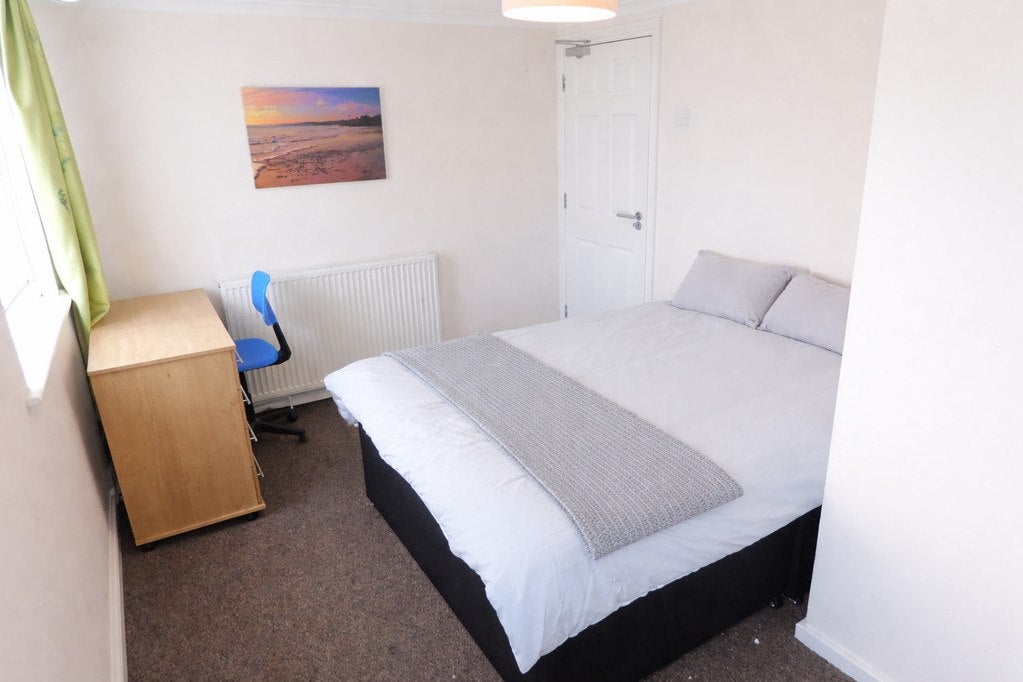 Flat South Front in Southampton