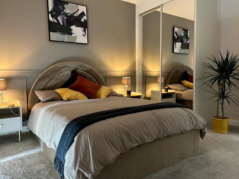 Room Banks Road in Greater London