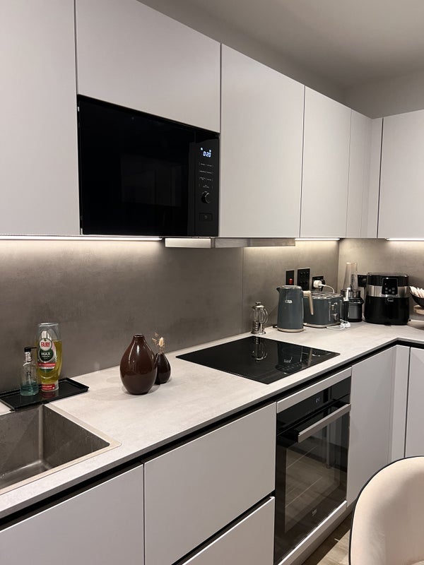 Room Banks Road in Greater London