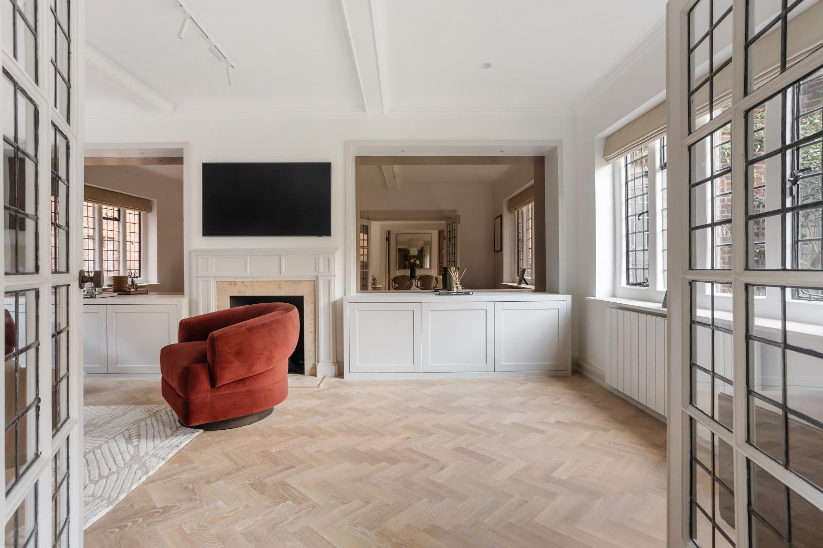 House Draycott Avenue in Greater London