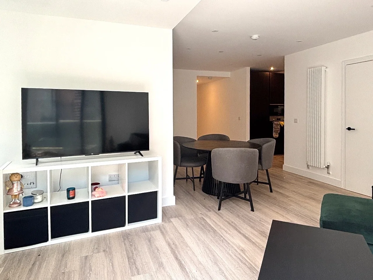 Flat Friary Road in Greater London