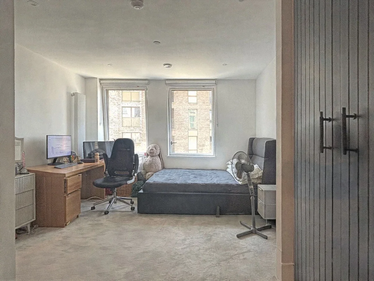 Flat Friary Road in Greater London