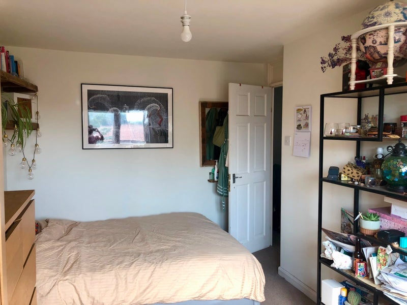 Room Marlborough Avenue in Greater London