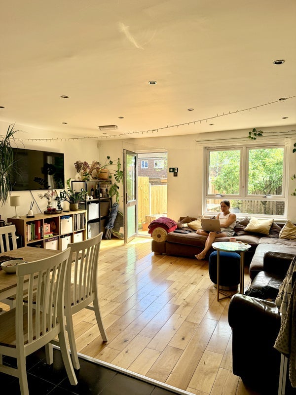 Room Marlborough Avenue in Greater London
