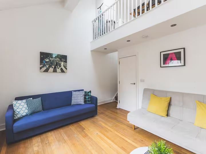 Flat Thorparch Road in Greater London