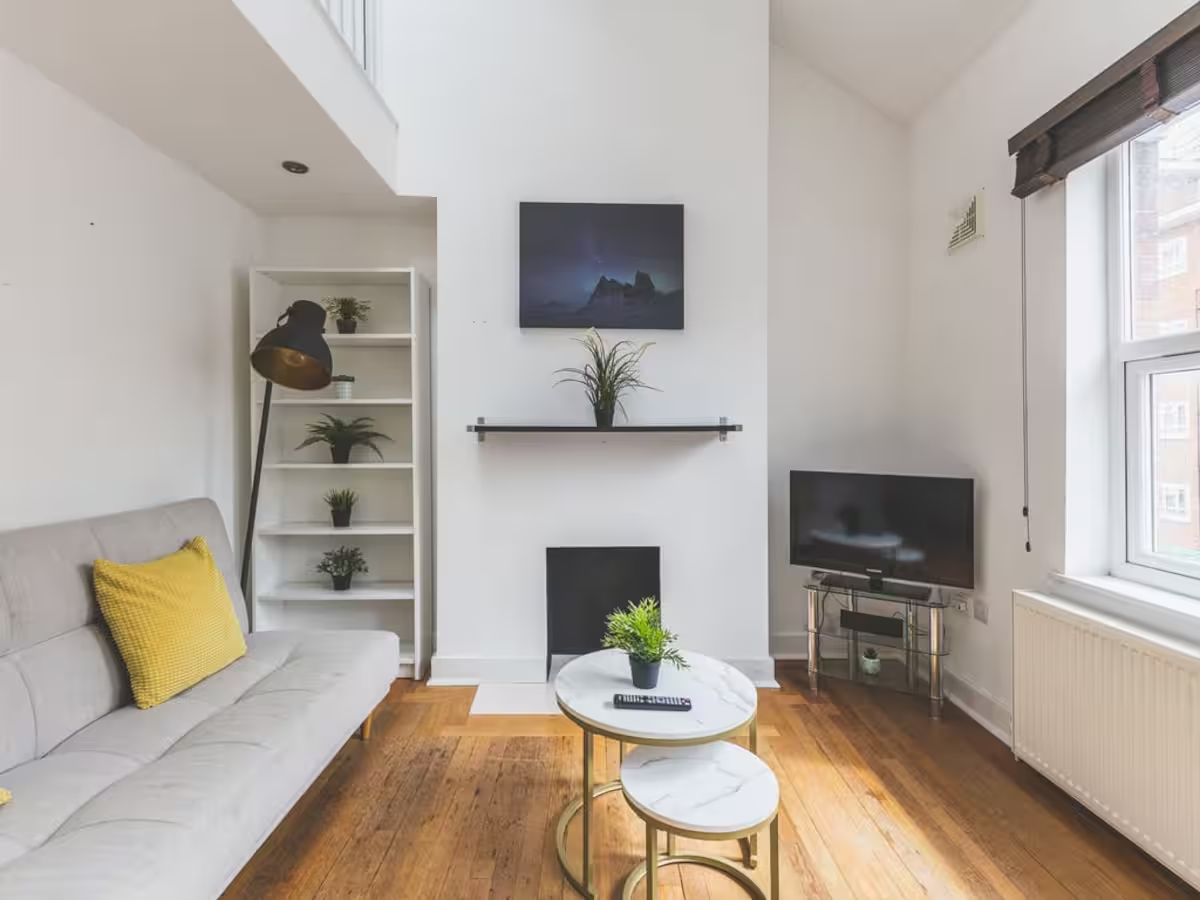 Flat Thorparch Road in Greater London