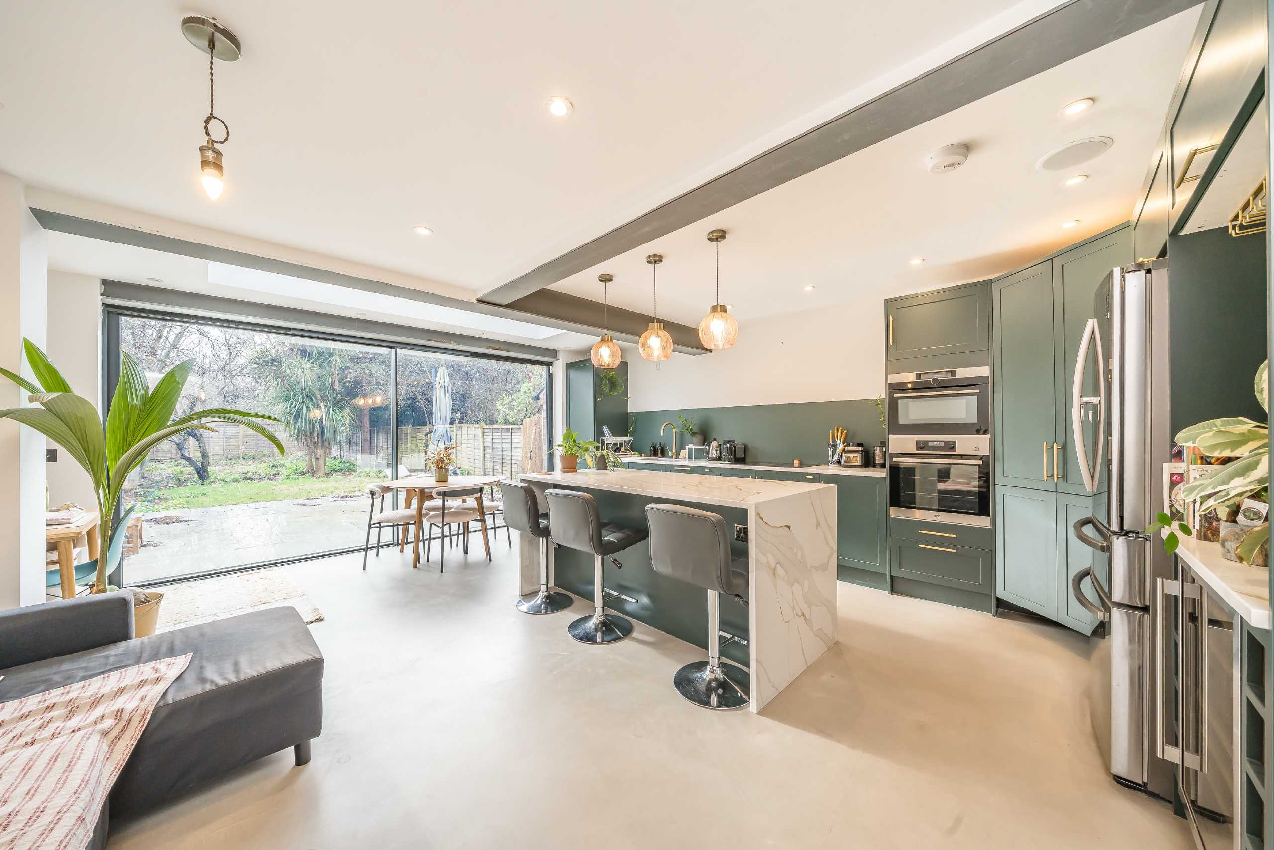 Flat Longley Road in Greater London