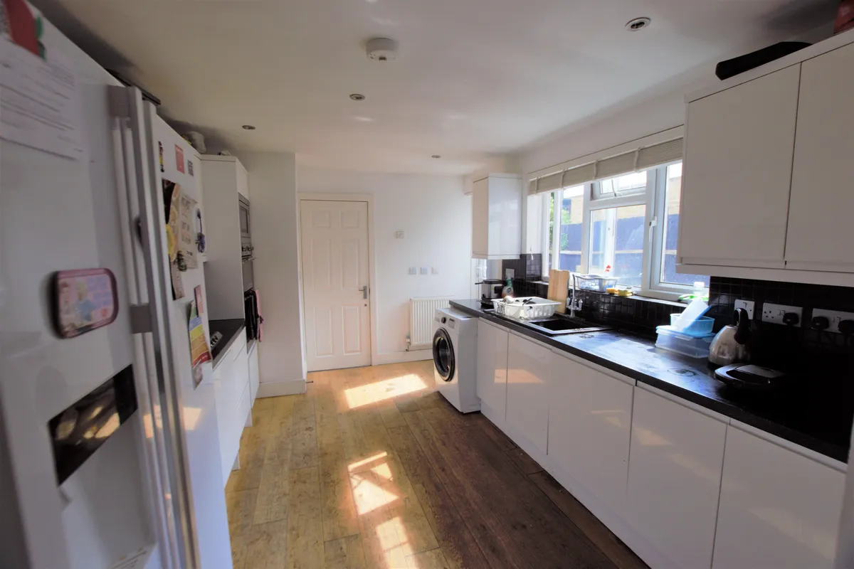 Flat Kensington Avenue in Watford