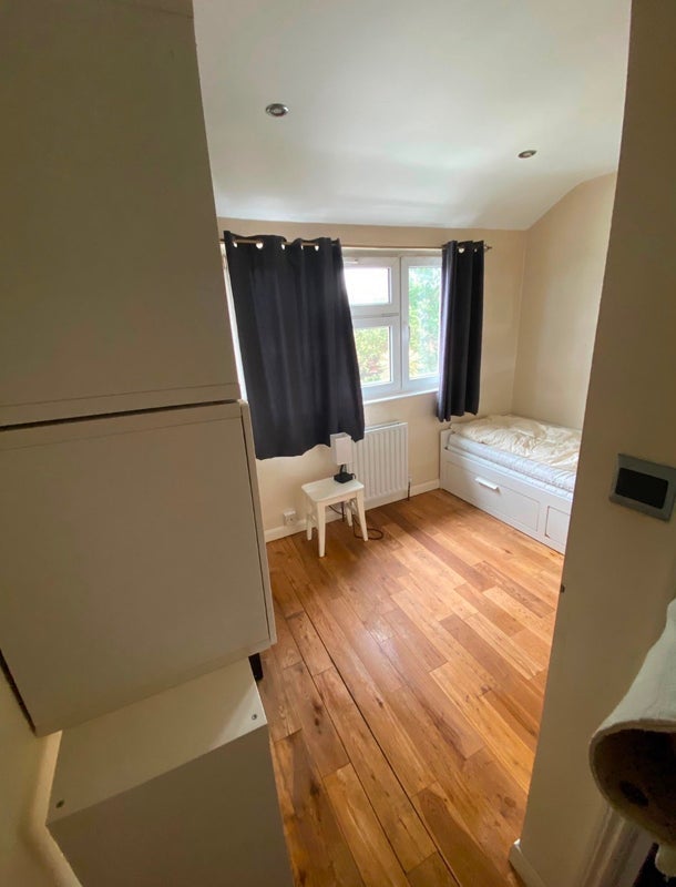 House Taylor's Green in Greater London
