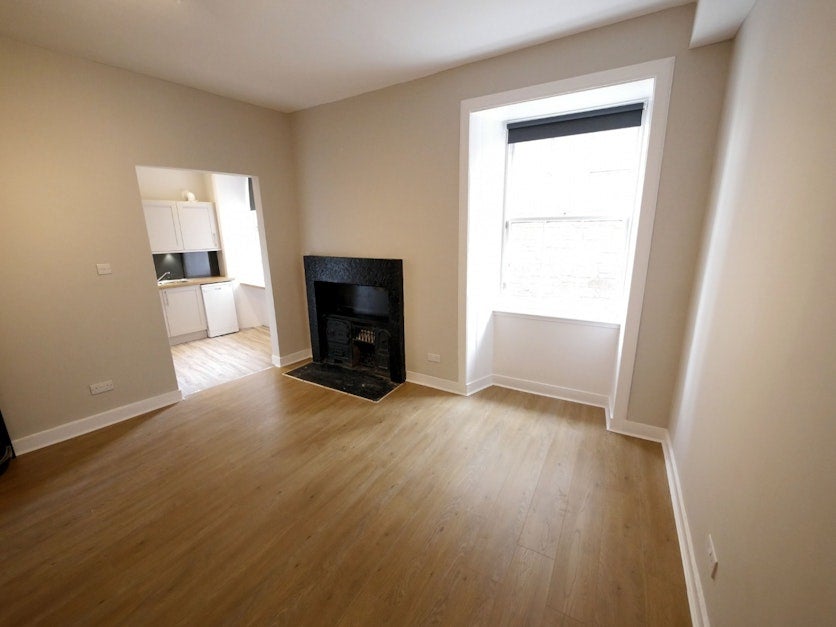 Flat Gullan's Close in City of Edinburgh