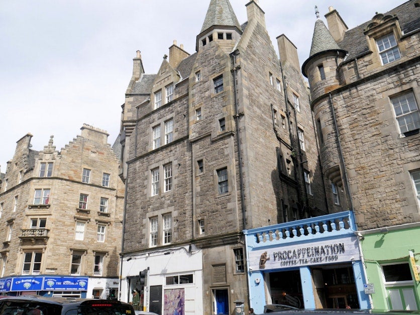 Flat Gullan's Close in City of Edinburgh