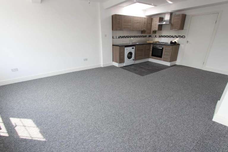 Flat Masons Avenue in Greater London