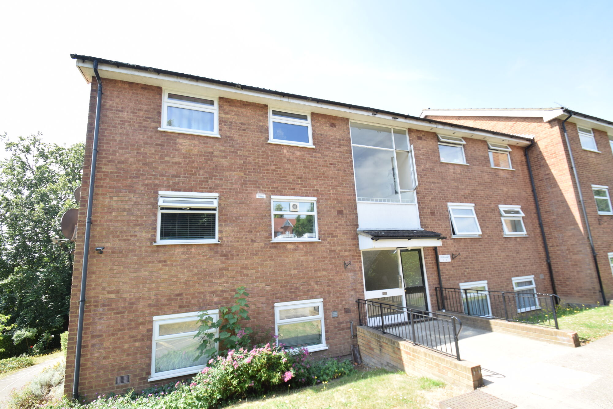 Flat Shrubbery Road in High Wycombe