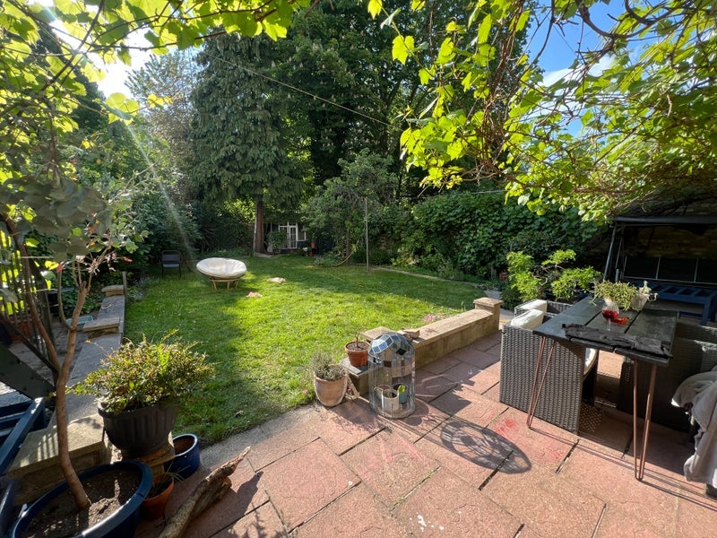 Room Petherton Road in Greater London