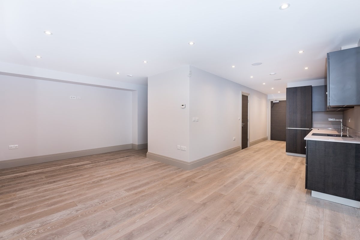 Flat Victoria Villas in Greater London