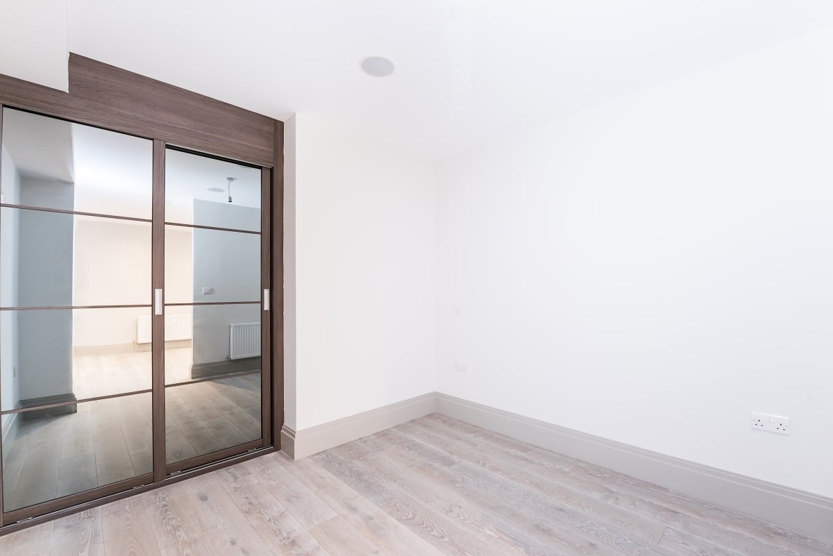 Flat Victoria Villas in Greater London
