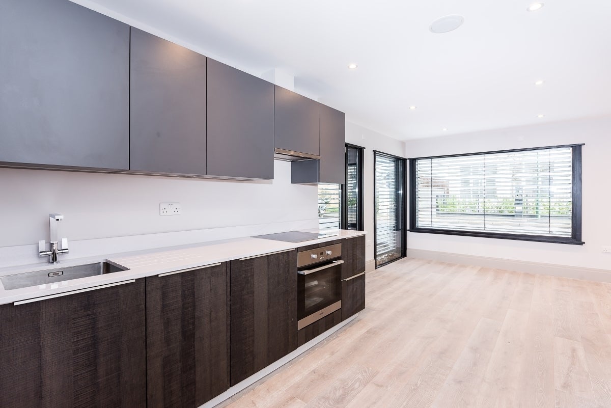 Flat Victoria Villas in Greater London