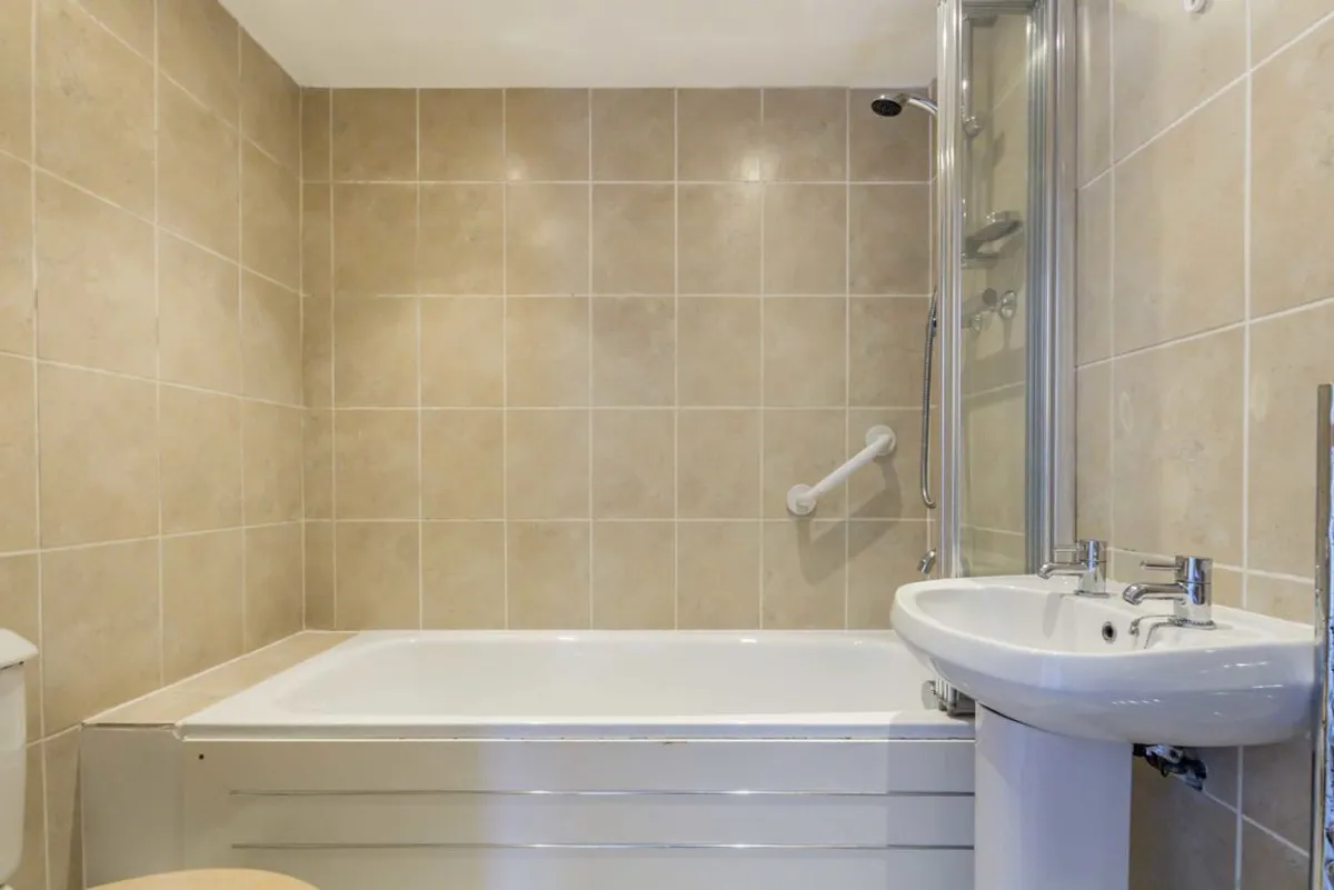 Flat Springfield Road in Greater London