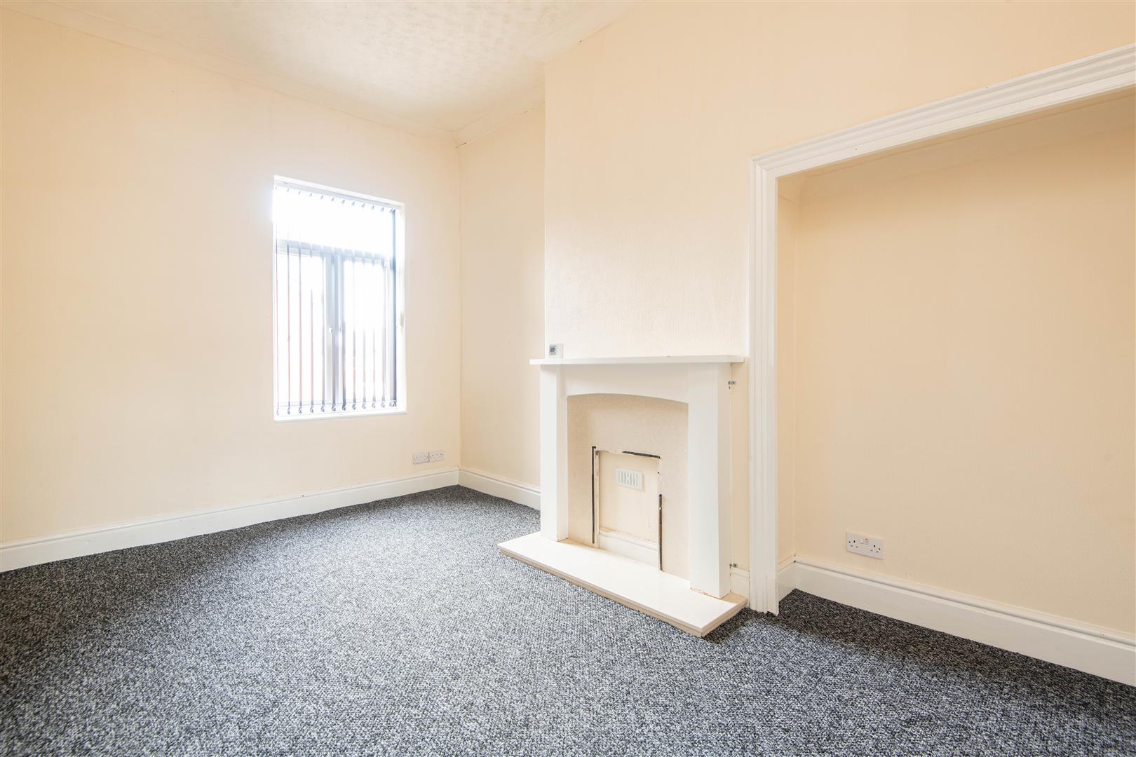 Flat Watkin Lane in Preston