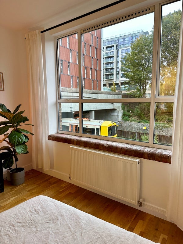 Flat Kingsland Road in Greater London