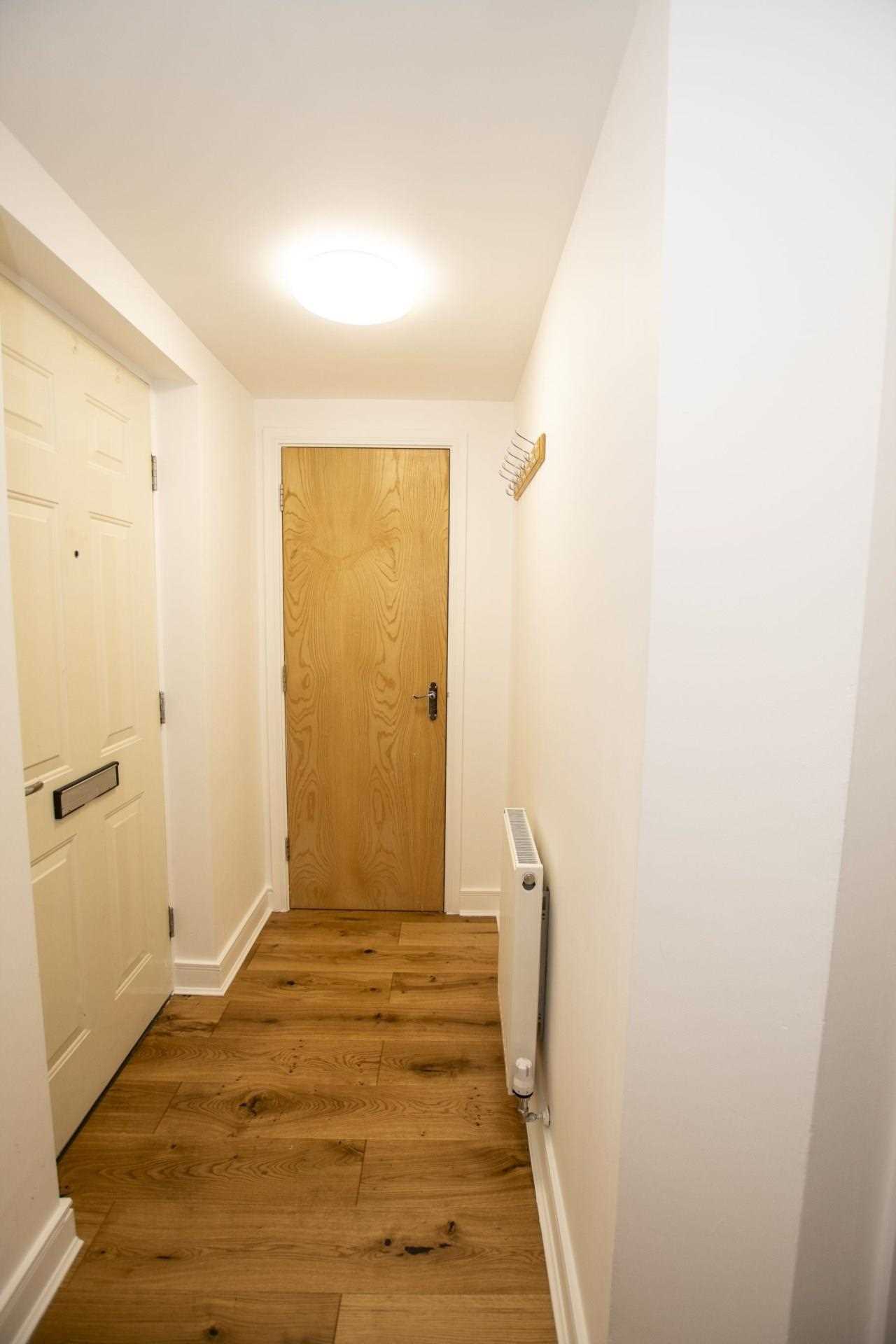 Flat Tom Cribb Road in Greater London