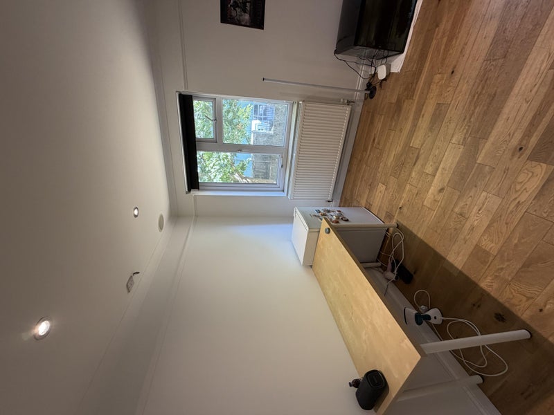 Room Paddington Green in City of Westminster