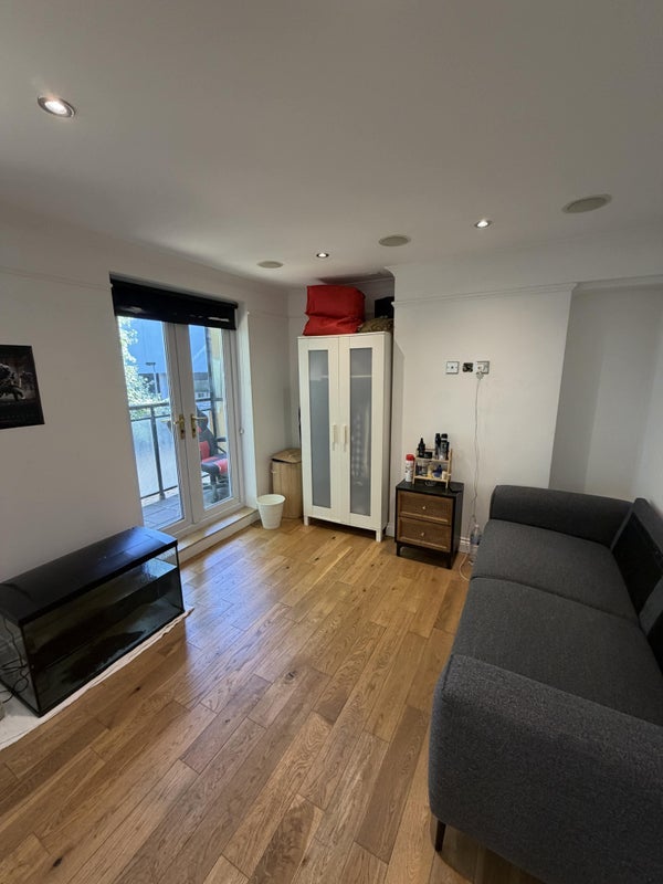 Room Paddington Green in City of Westminster