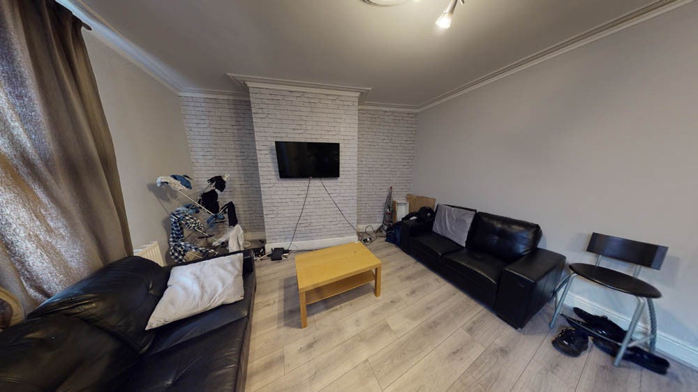 Flat Harold Avenue in Leeds