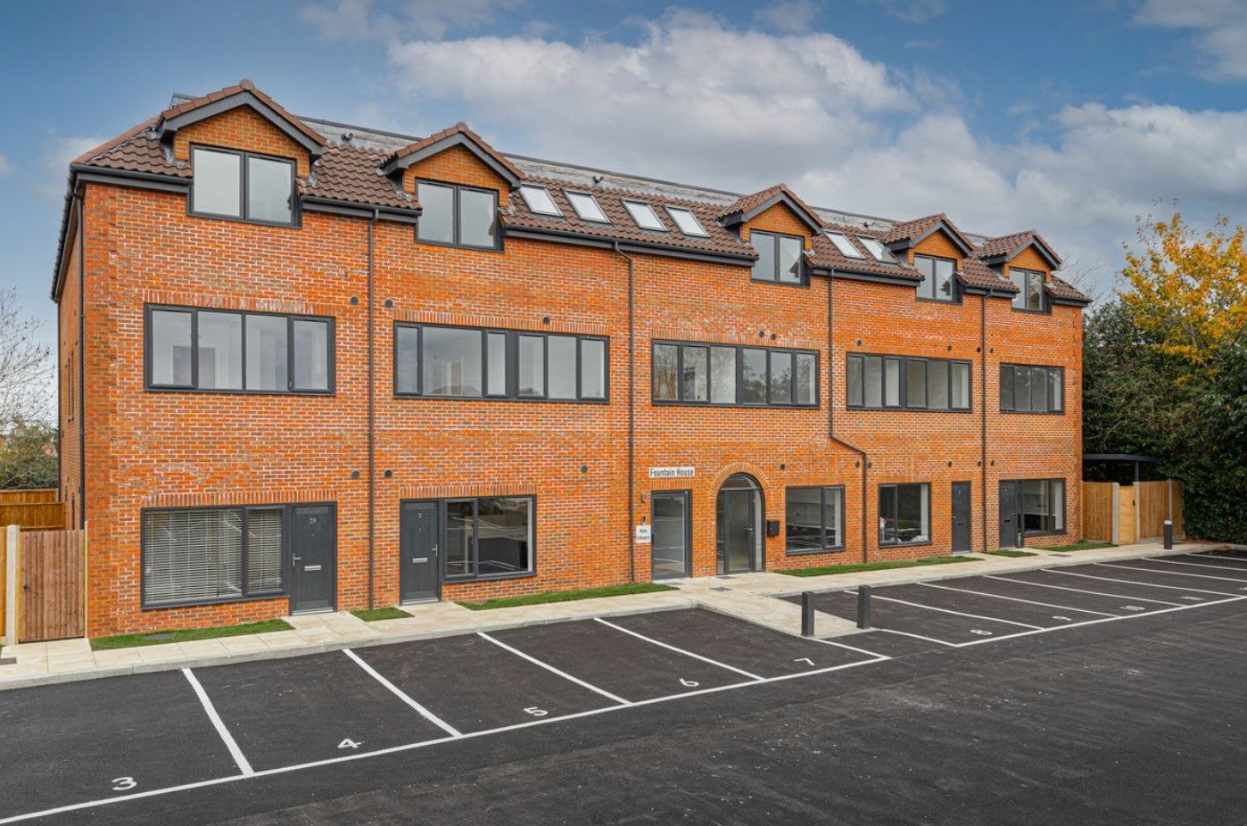 Flat Cleeve Road in Mole Valley
