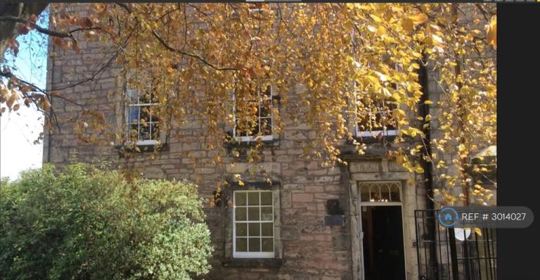 House Reid's Court in City of Edinburgh