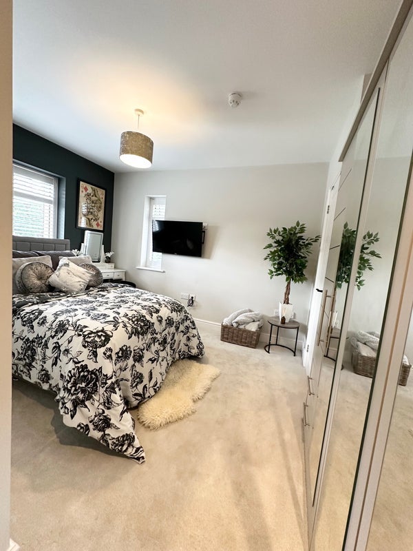 Room Paxton Court in Greater London