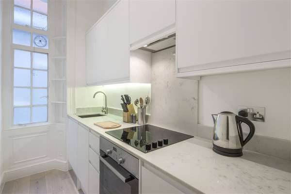 Flat Bolton Street in City of Westminster