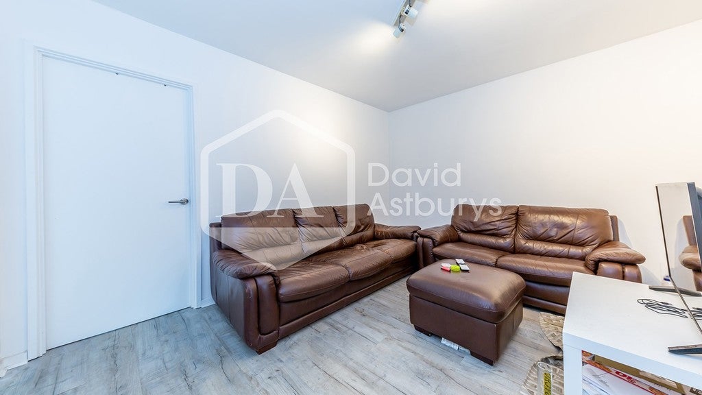 Flat York Way in Greater London