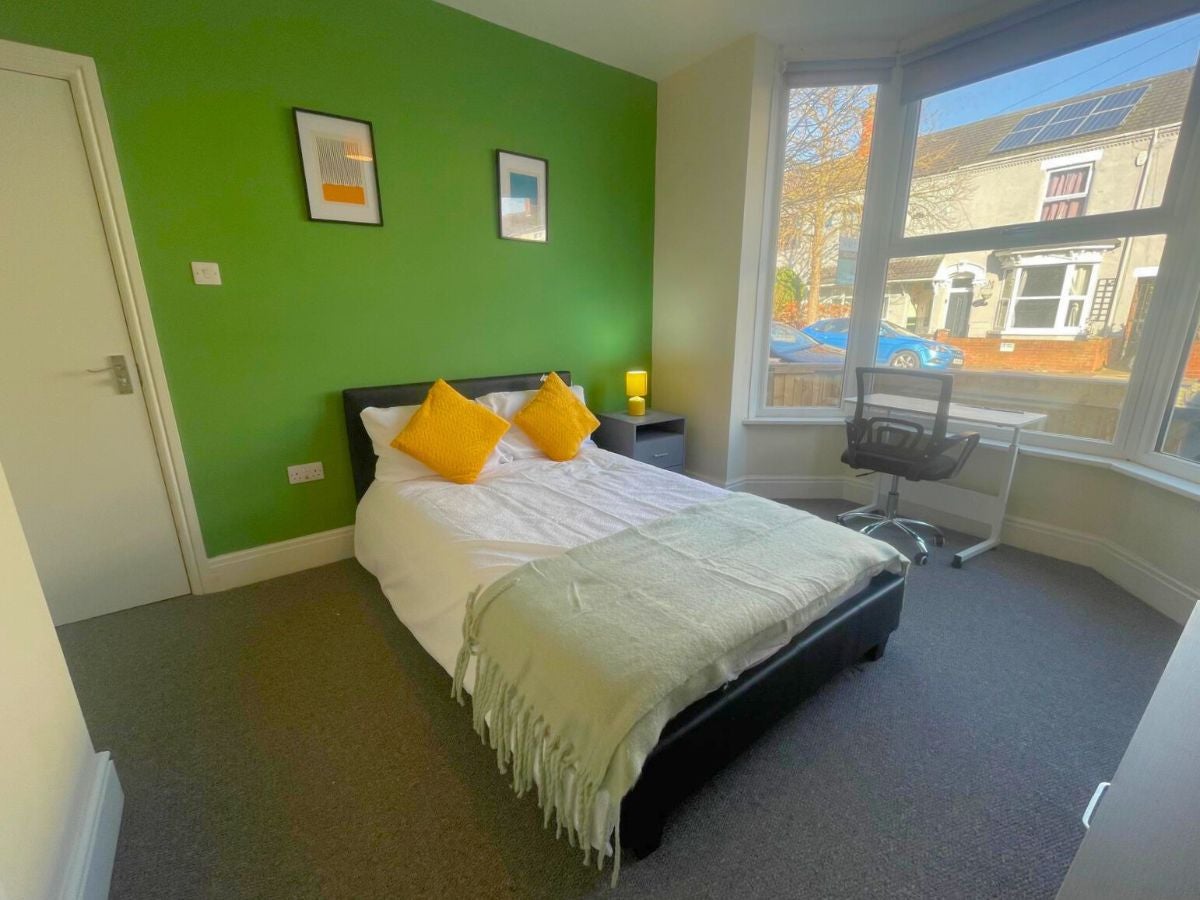 Room Legsby Avenue in Grimsby