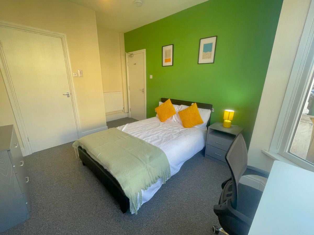 Room Legsby Avenue in Grimsby