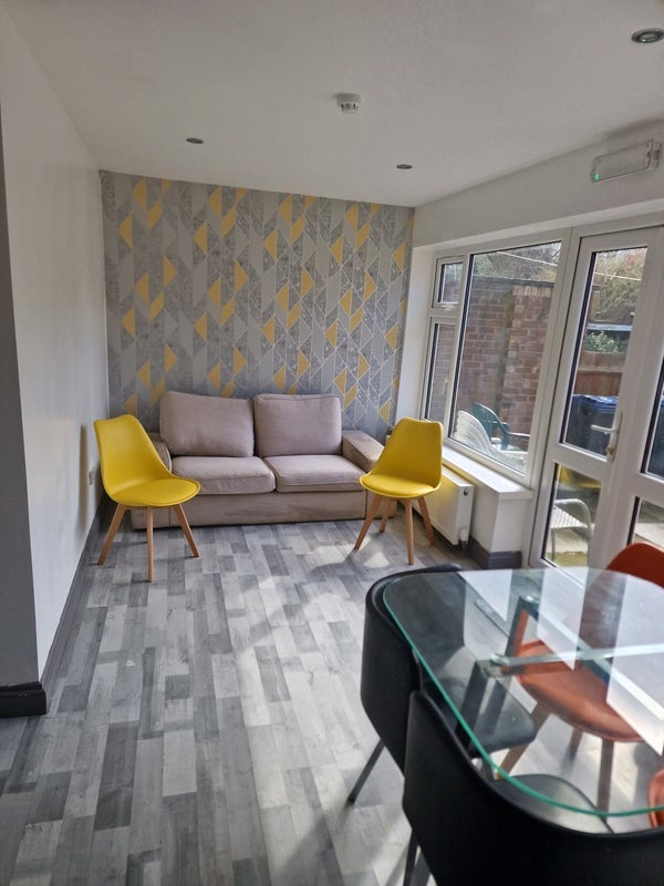 Room Mallard Close in Birmingham