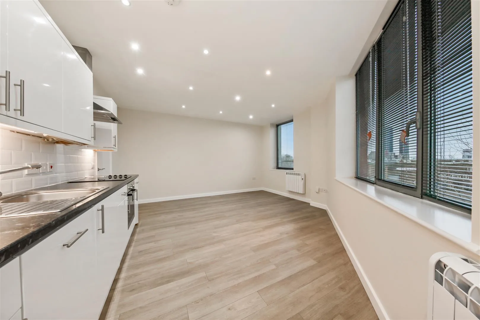 Flat Wesley Avenue in Greater London
