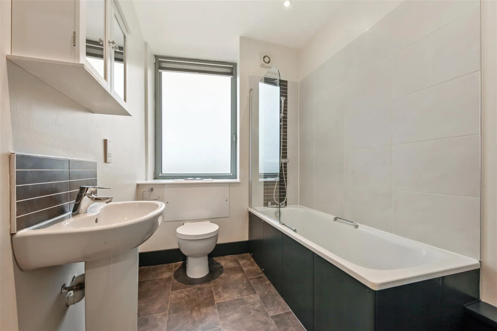 Flat Wesley Avenue in Greater London