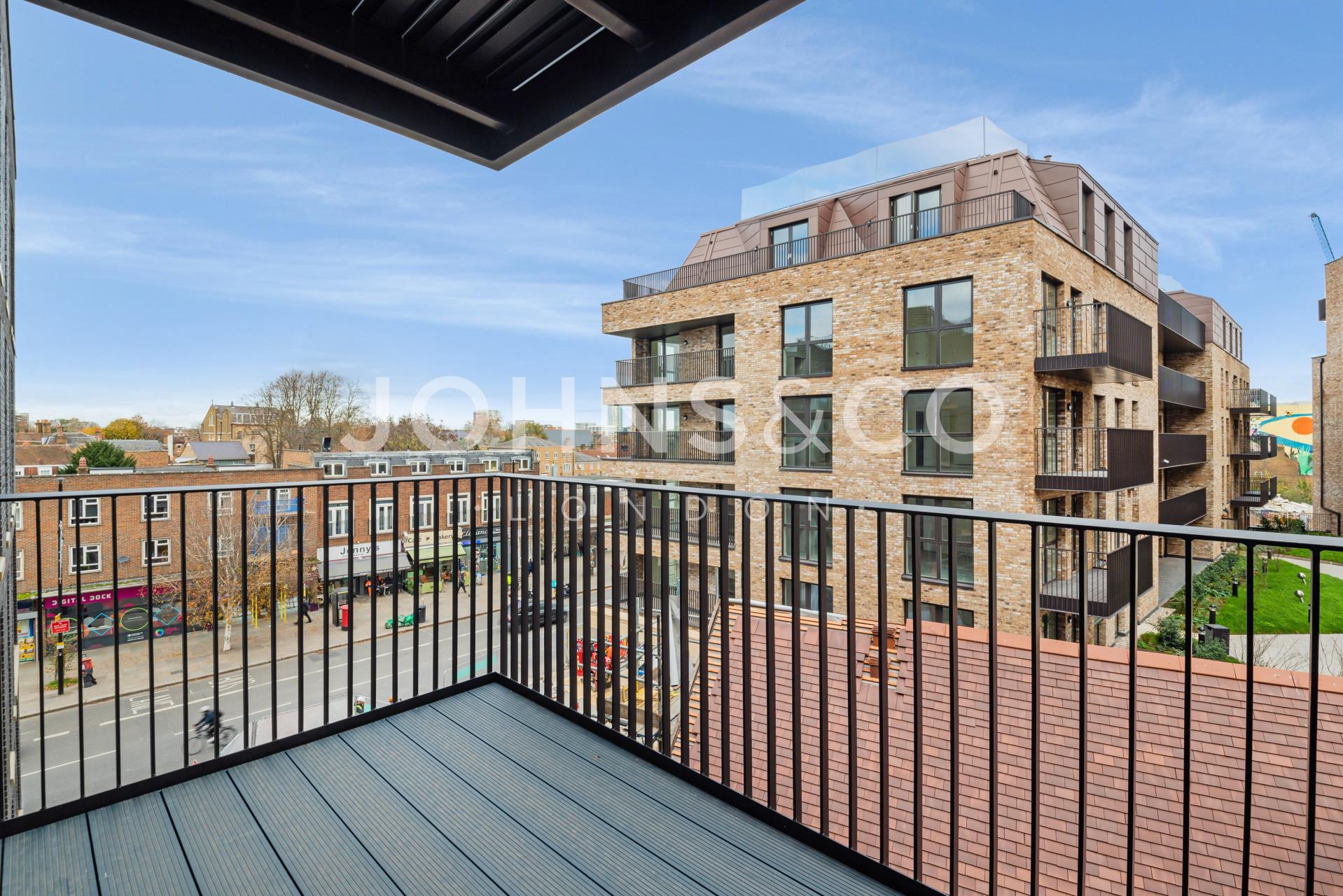 Flat Bradshaw Yard in Greater London