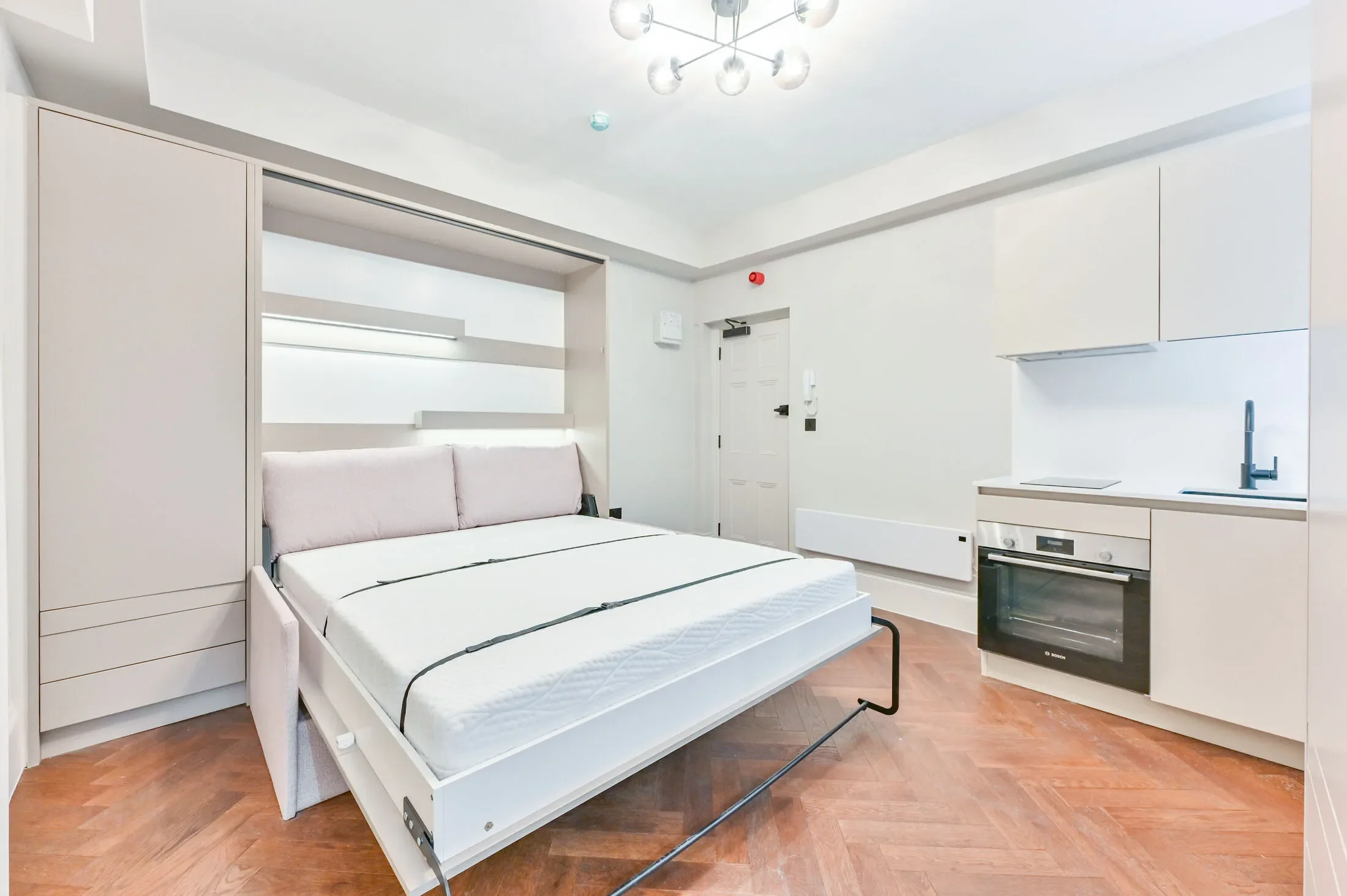 Flat Upper Berkeley Street in City of Westminster