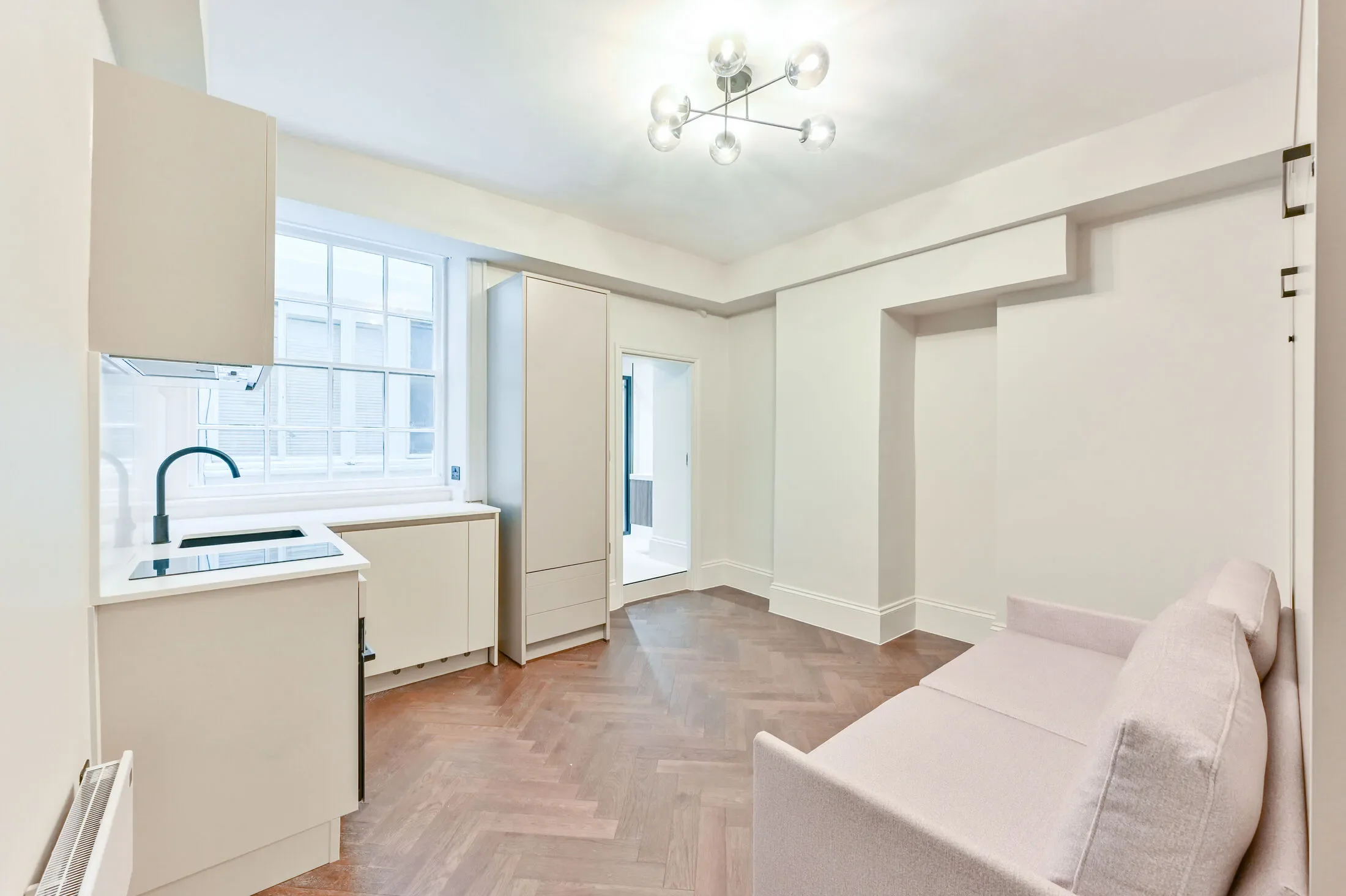 Flat Upper Berkeley Street in City of Westminster